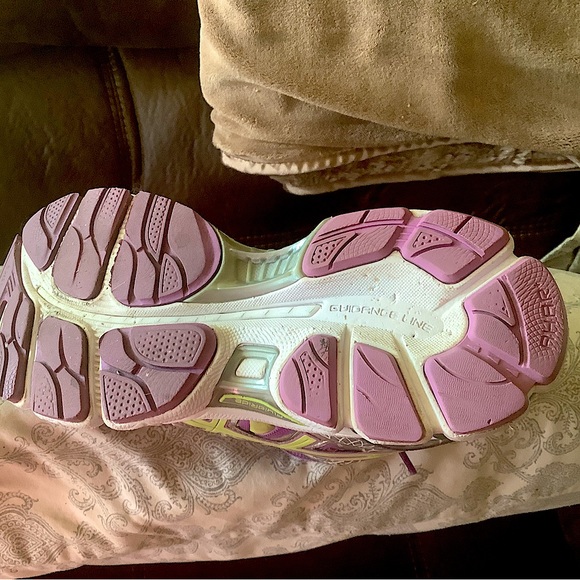 2 pair 7.5/39 ASIC women shoes - Picture 4 of 6